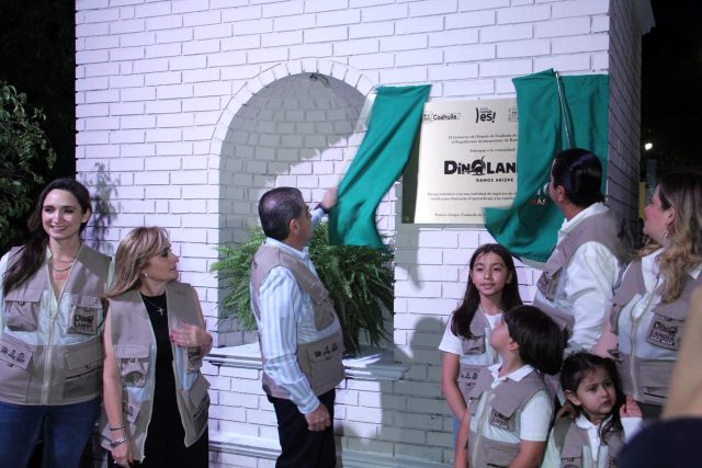 001 INAUGURAN MIGUEL RIQUELME Y JOSÉ MARÍA MORALES PARQUE TEMÁTICO ‘DINOLANDIA’-1