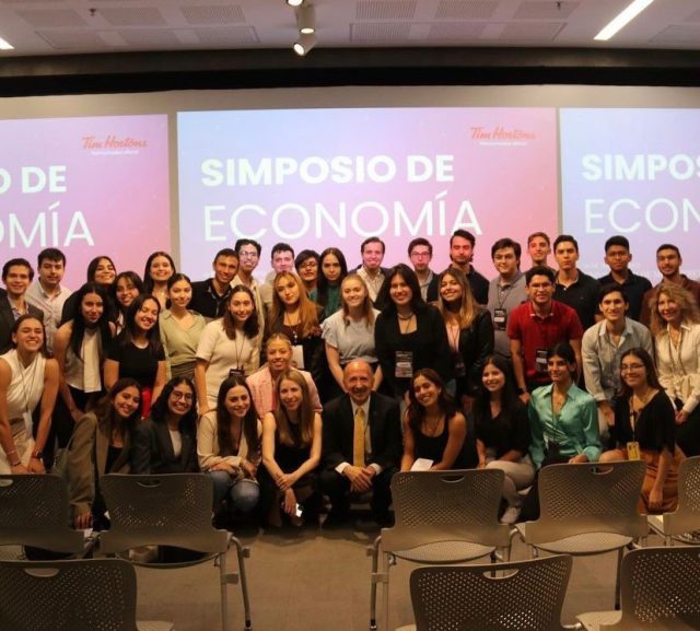 Alumno de la Facultad de Economía va por su Cuarta Estancia de Movilidad 5