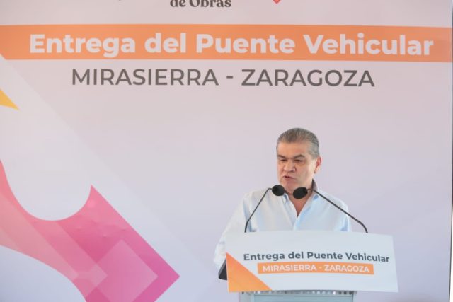 003 ENTREGAN MIGUEL RIQUELME Y JOSÉ MARÍA FRAUSTRO PUENTE VEHICULAR
