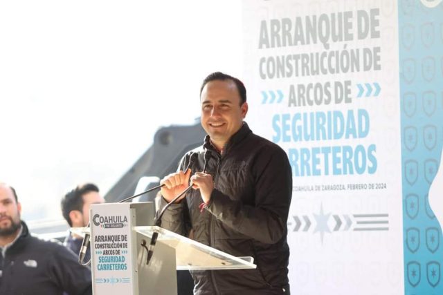 006 ARRANCA MANOLO CONSTRUCCIÓN DE ARCOS DE SEGURIDAD PARA FORTALECER BLINDAJE DE COAHUILA