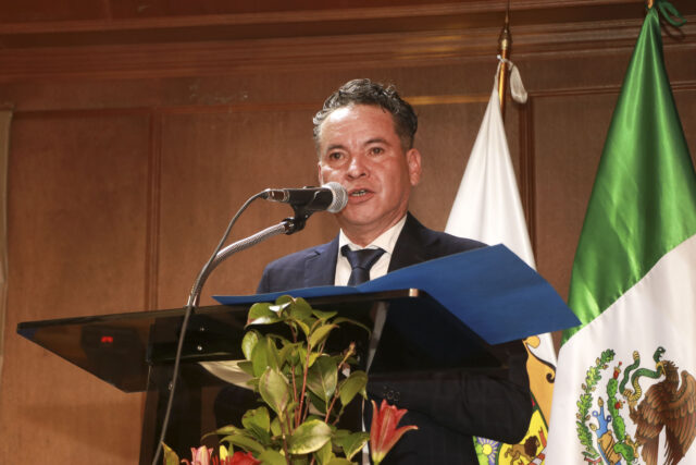 Toma de Protesta Director Julio Cufarfán-9