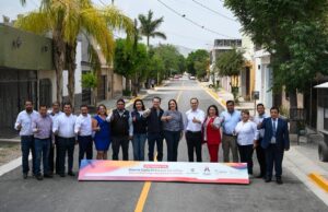SUSY TORRECILLAS Y ESTEBAN VILLEGAS ENTREGAN PAVIMENTACIÓN EN COLONIA LAS REINAS