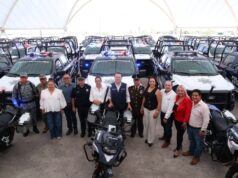 SUSY TORRECILLAS RECIBE PATRULLAS Y EQUIPAMIENTO DE SEGURIDAD POR PARTE DEL GOBERNADOR