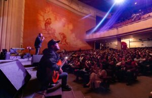 Nicho Hinojosa ofrece una noche de música y bohemia en el Festival Revueltas 2026