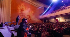 Nicho Hinojosa ofrece una noche de música y bohemia en el Festival Revueltas 2026